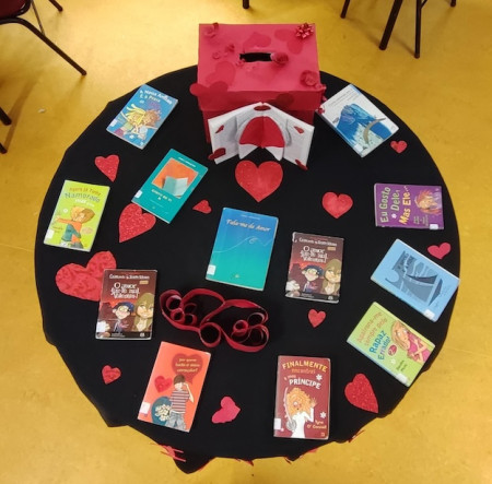 Decorações e concurso de S.Valentim na Biblioteca da EBS de Caminha